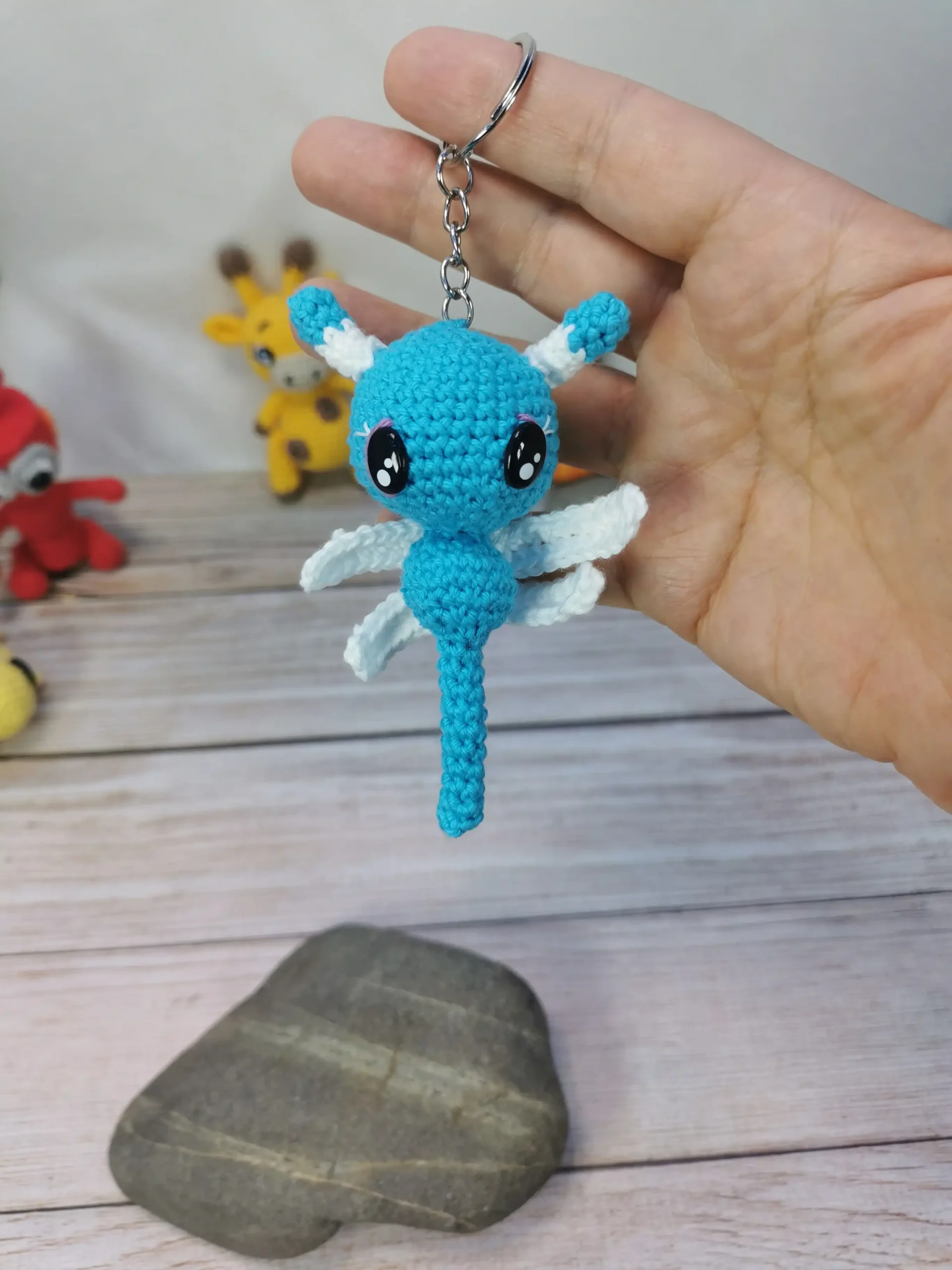 Libellule amigurumi fait main au crochet par La Mu's Heure