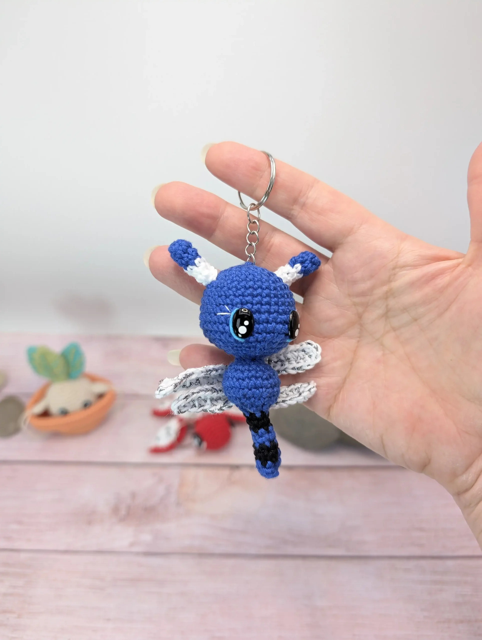 Libellule amigurumi fait main au crochet par La Mu's Heure