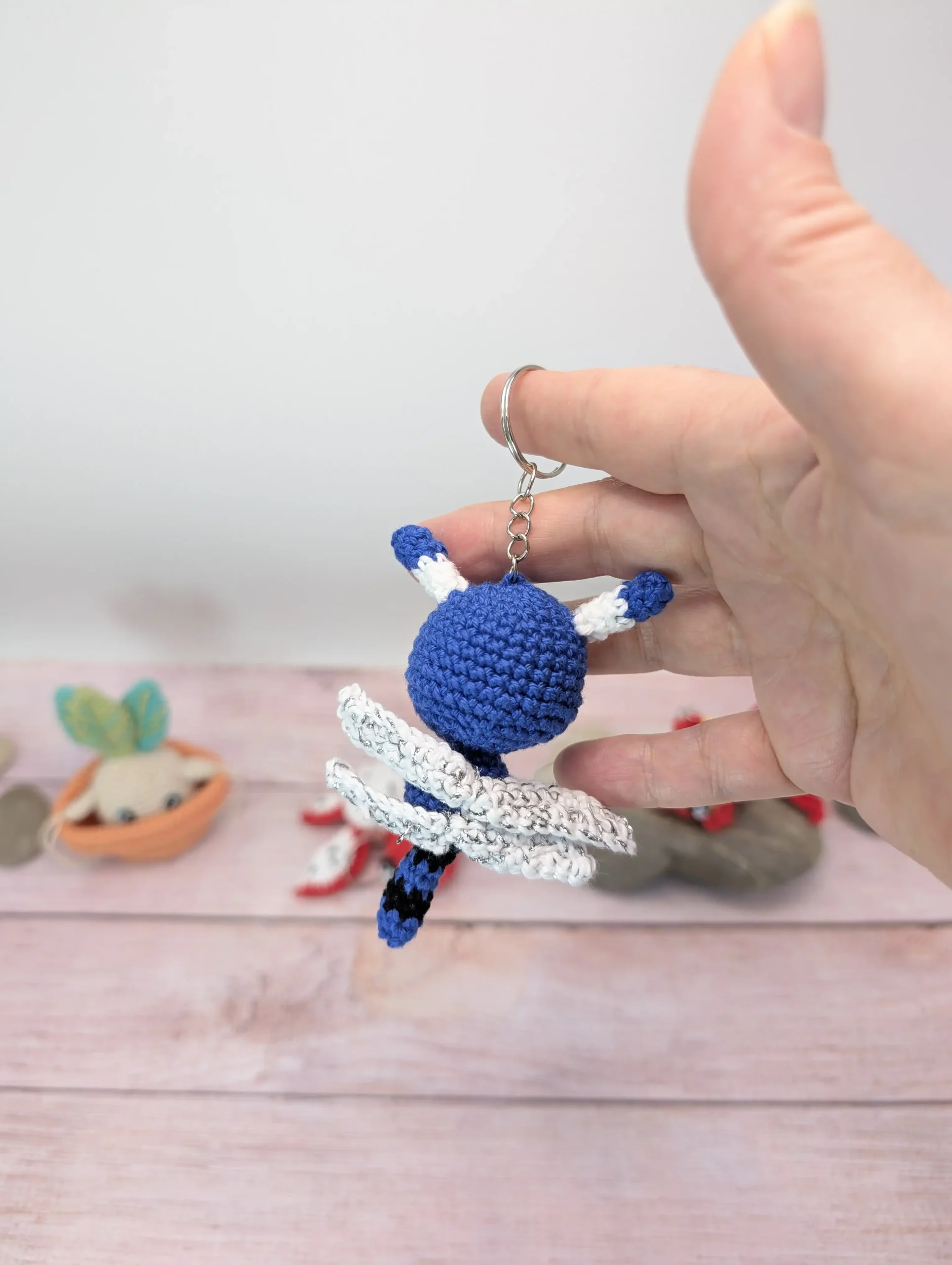 Libellule amigurumi fait main au crochet par La Mu's Heure