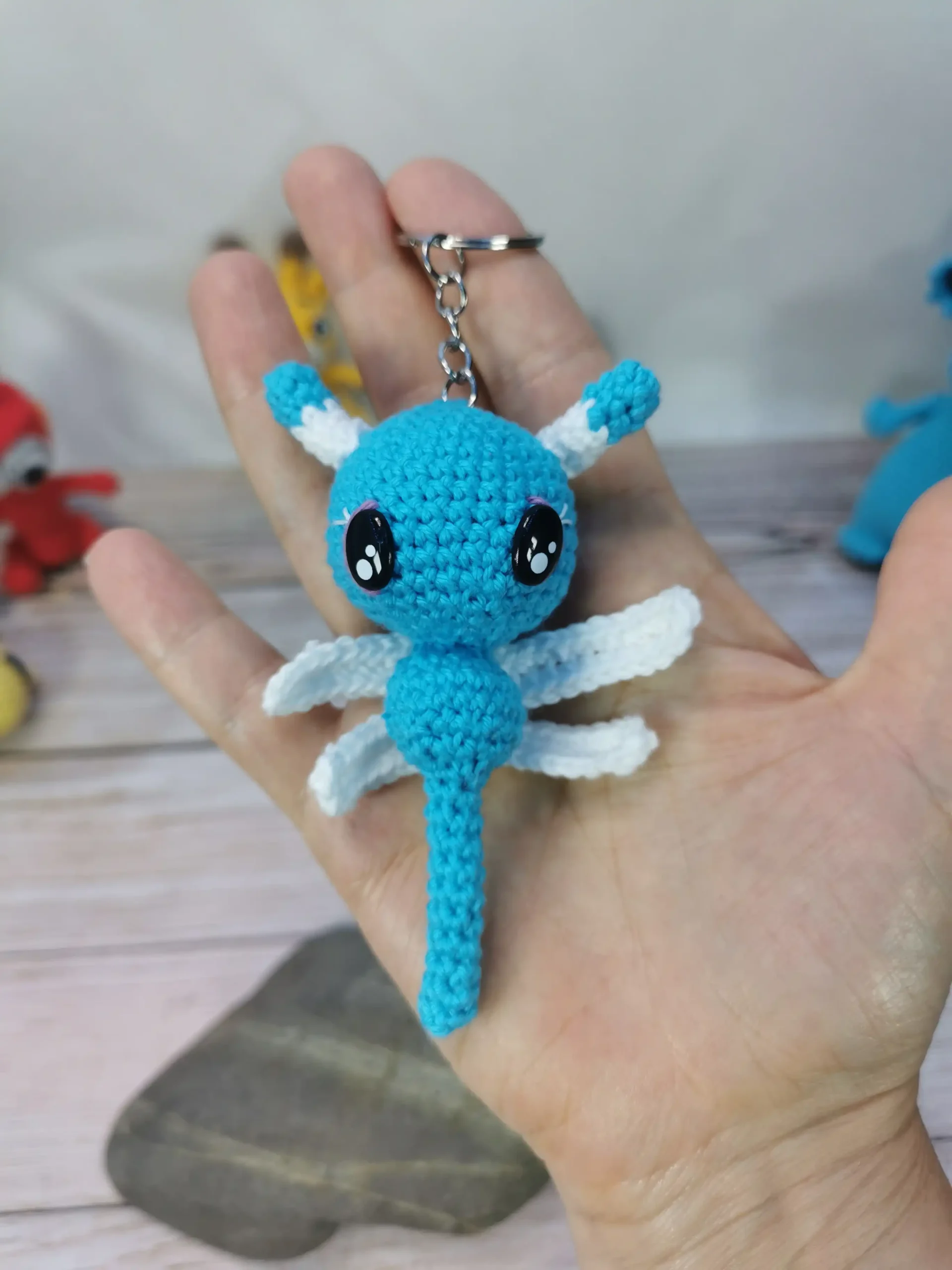 Libellule amigurumi fait main au crochet par La Mu's Heure