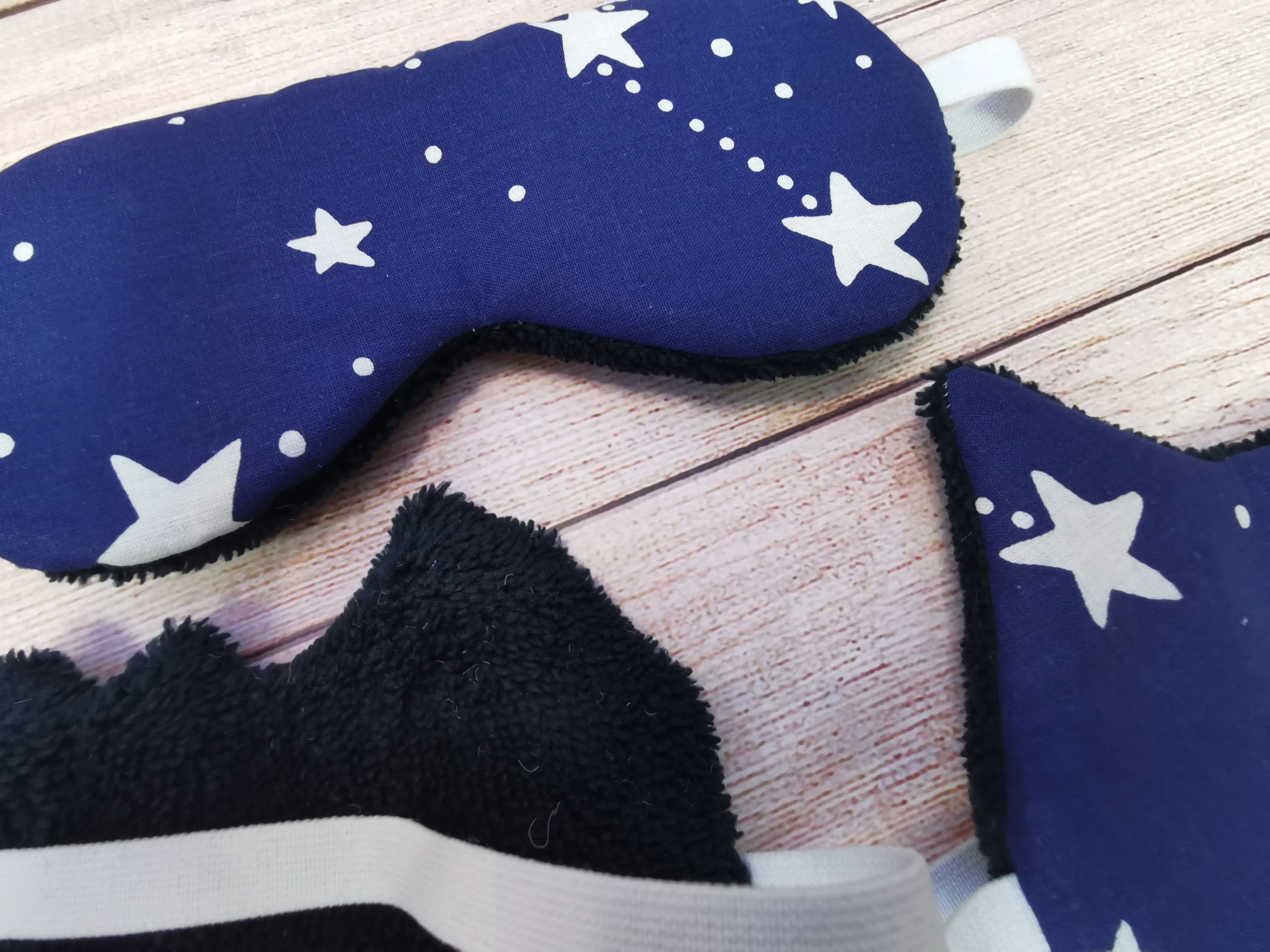 Masque de nuit fait main par La Mu's Heure