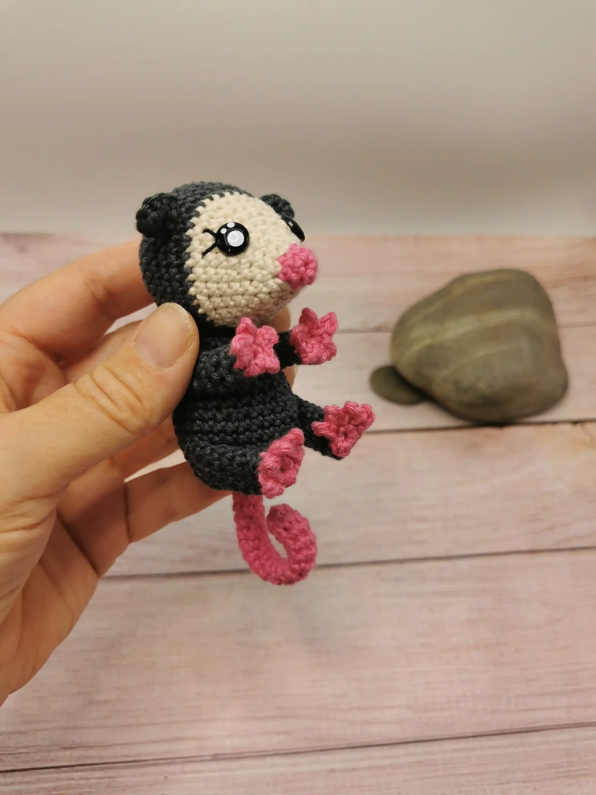 Opossum amigurumi fait au crochet par La Mu's Heure