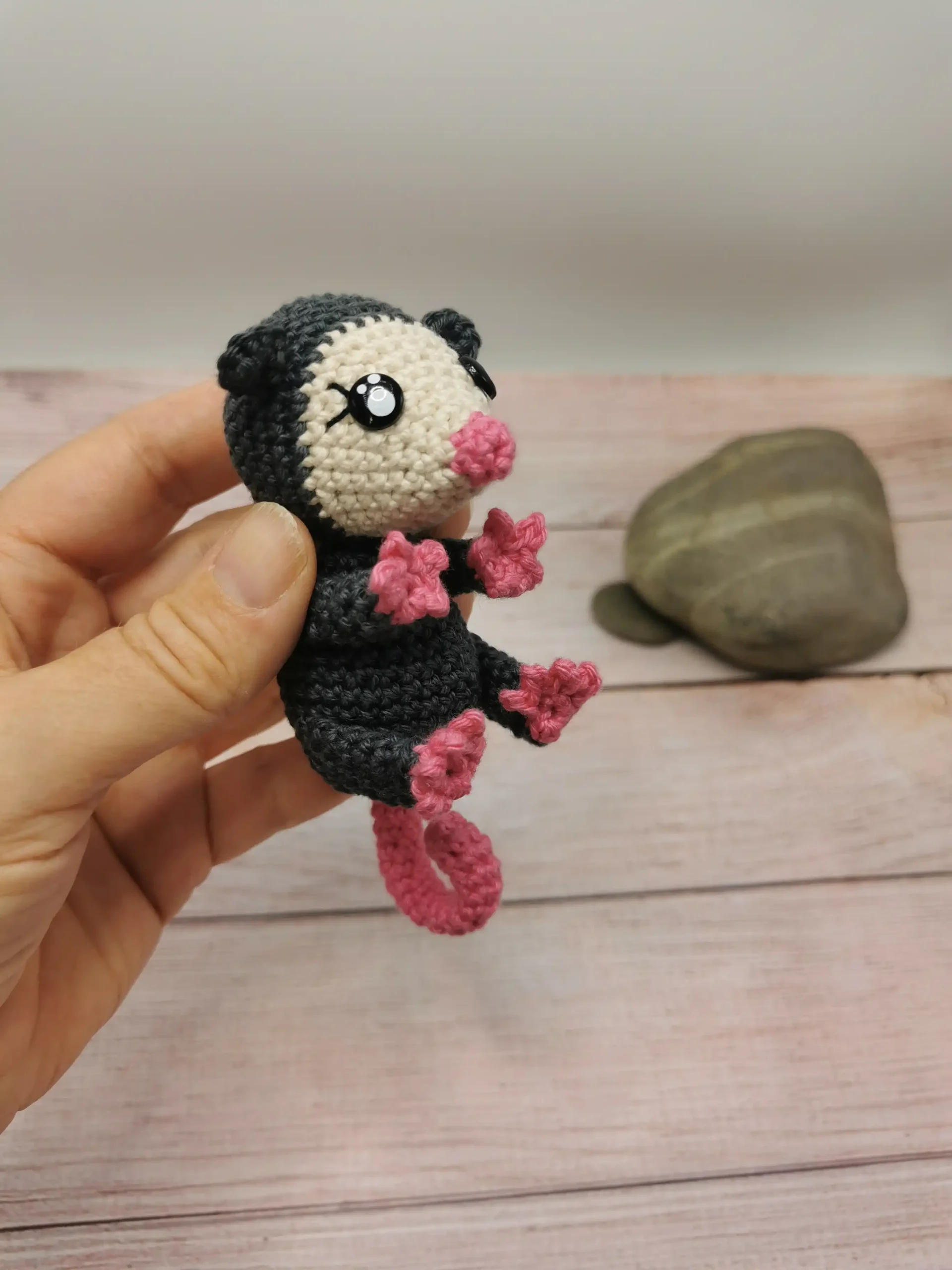 Opossum amigurumi fait au crochet par La Mu's Heure