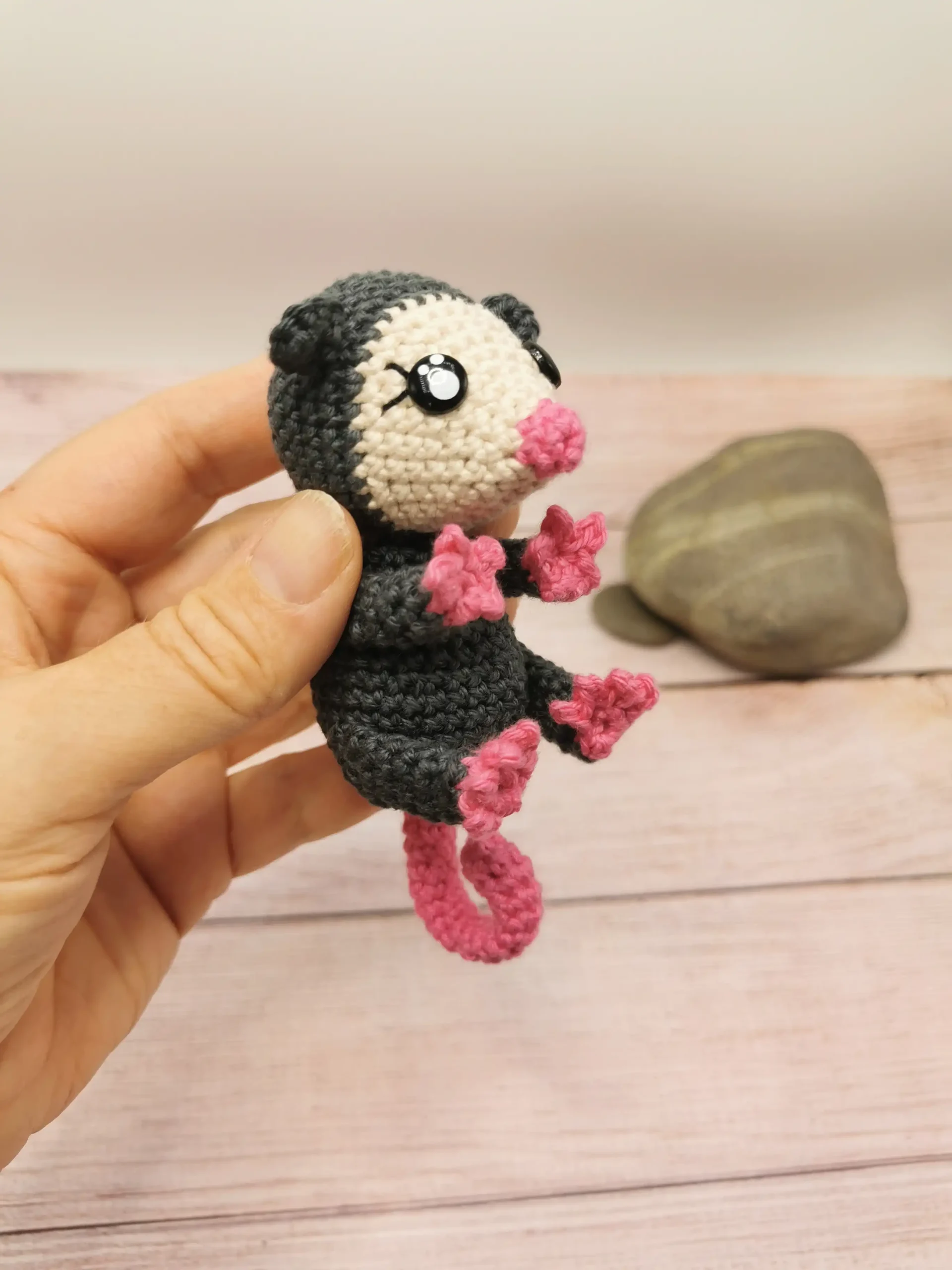 Opossum amigurumi fait au crochet par La Mu's Heure