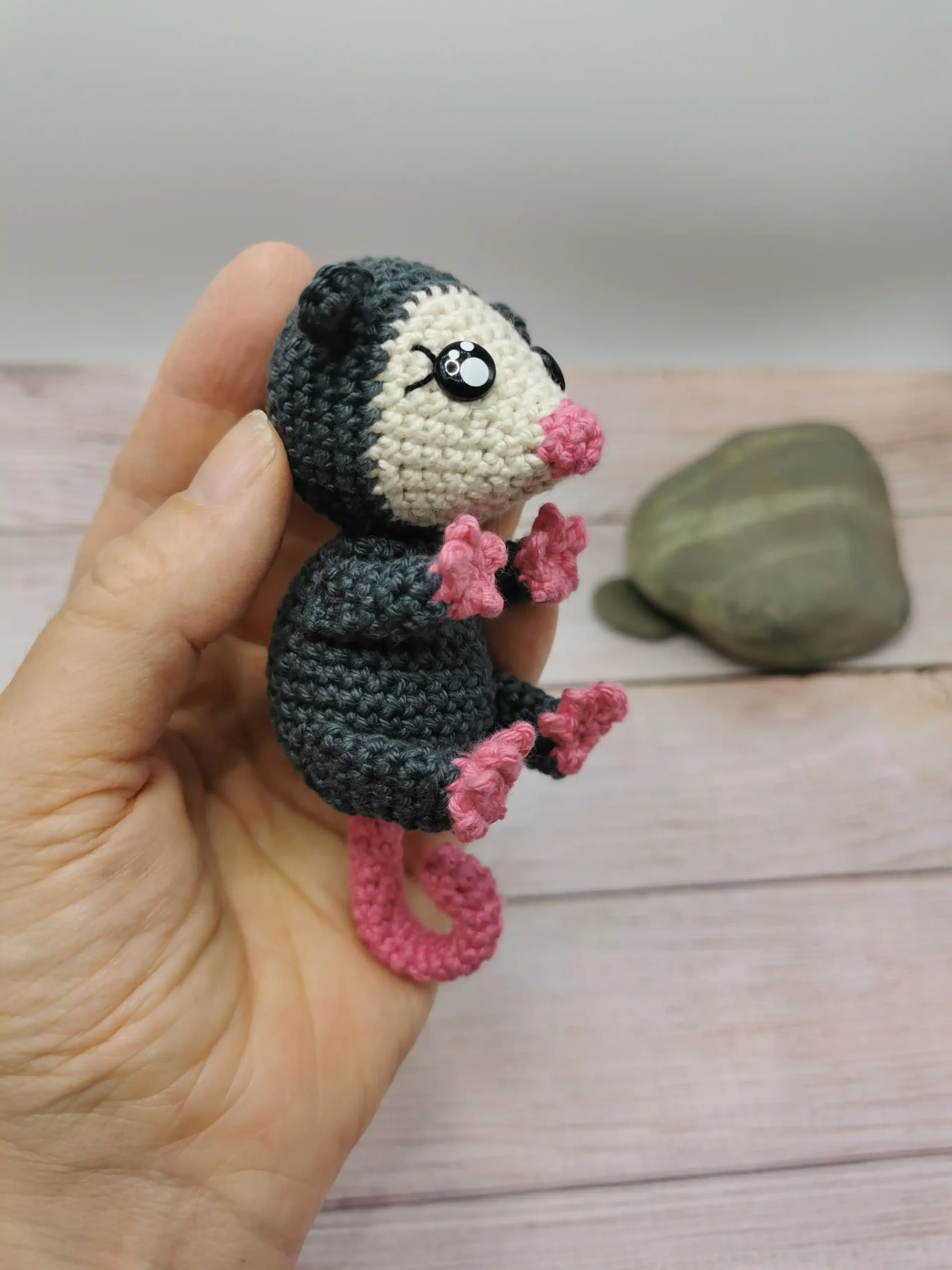 Opossum amigurumi fait au crochet par La Mu's Heure