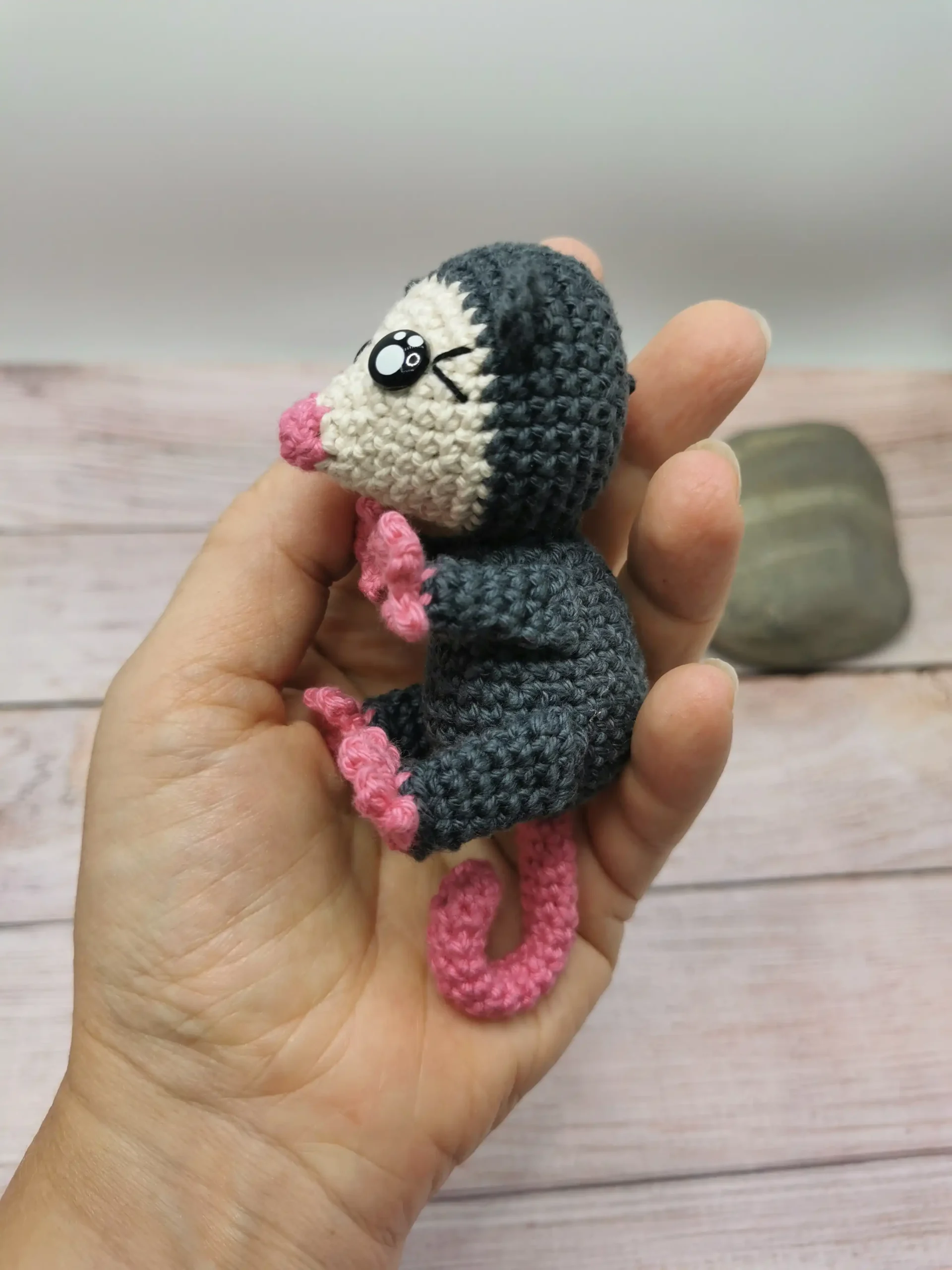 Opossum amigurumi fait au crochet par La Mu's Heure