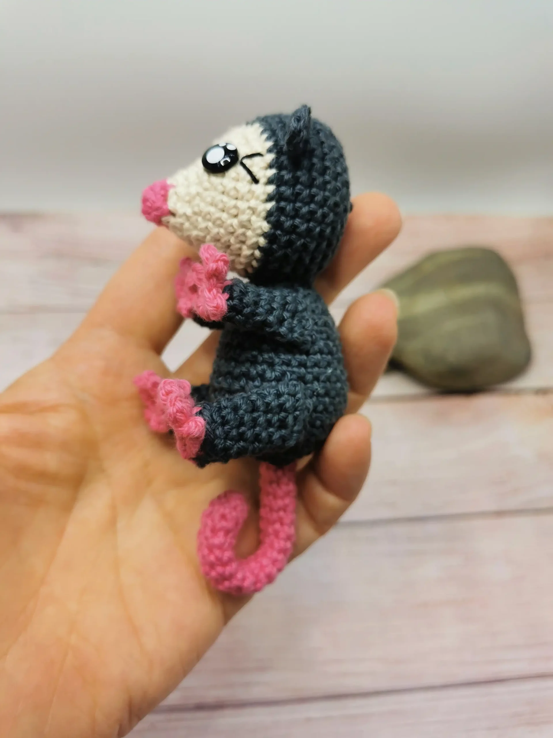 Opossum amigurumi fait au crochet par La Mu's Heure