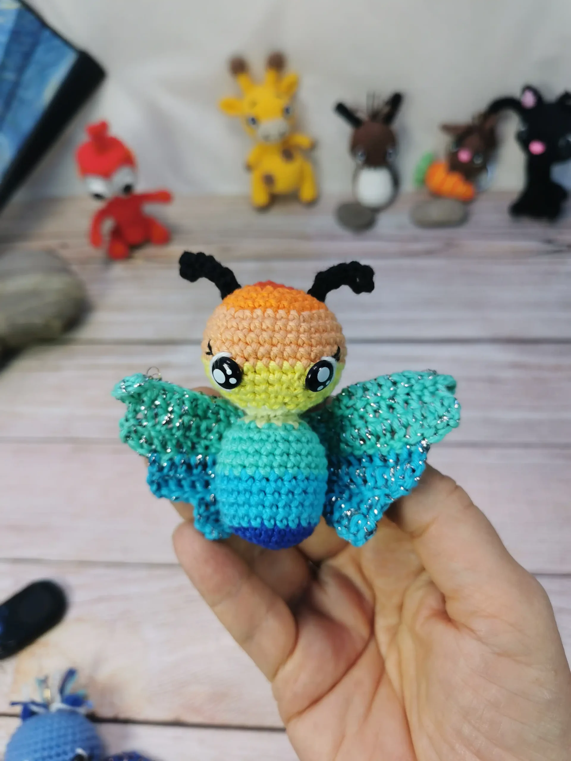 papillon amigurumi fait main au crochet par La Mu's heure