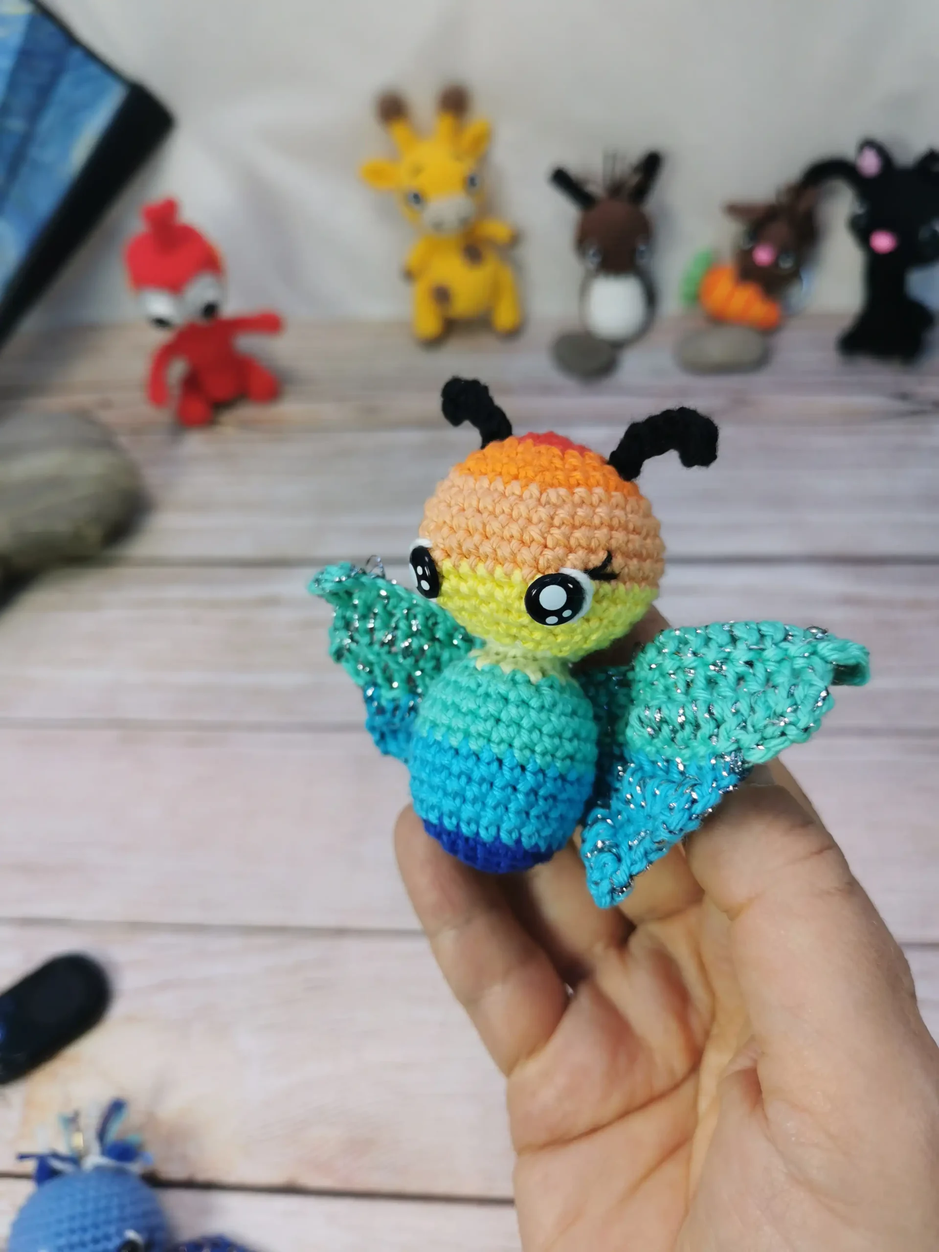 papillon amigurumi fait main au crochet par La Mu's heure