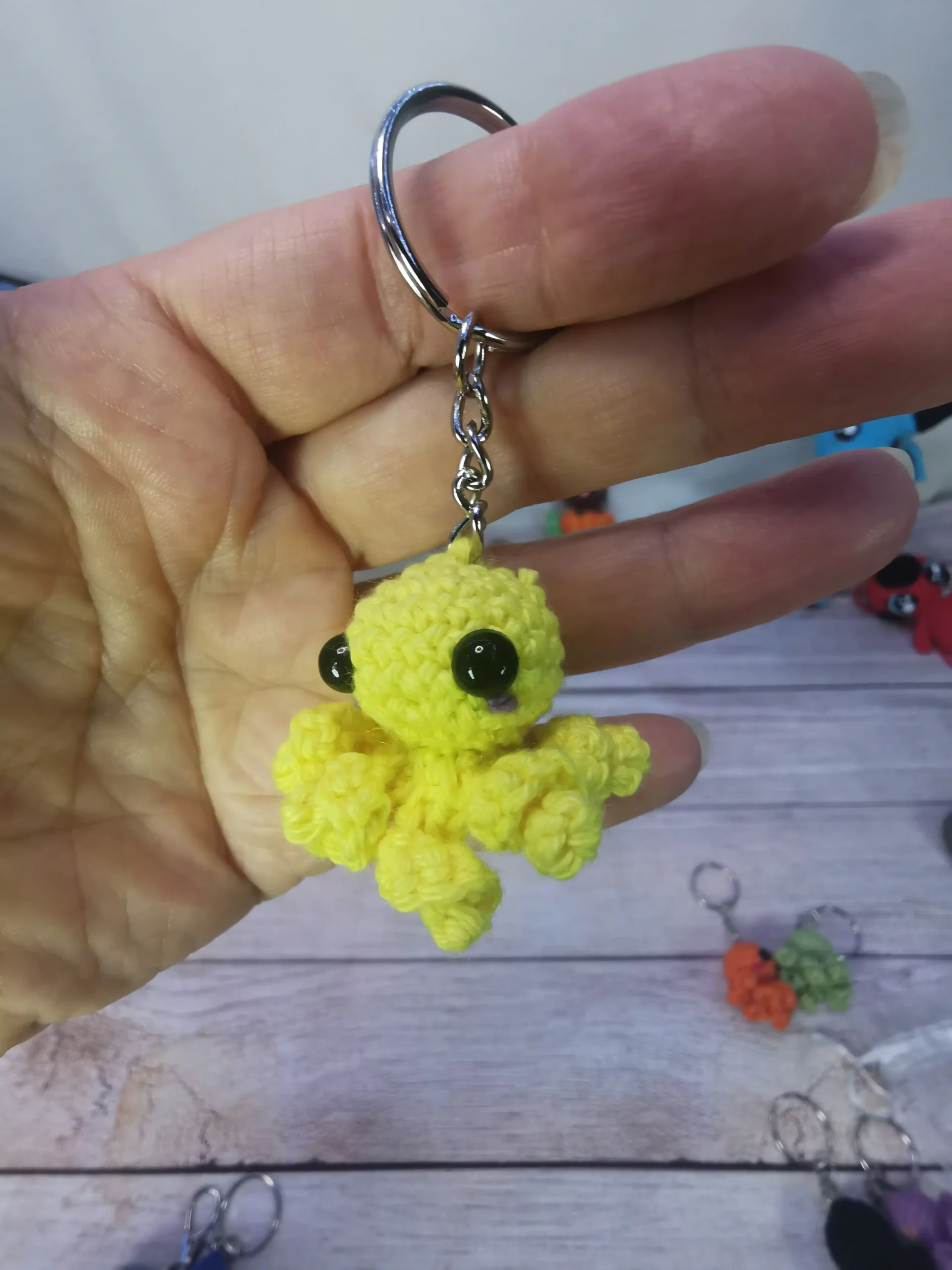 porte-clés pieuvres jaune fait main par La Mu's Heure