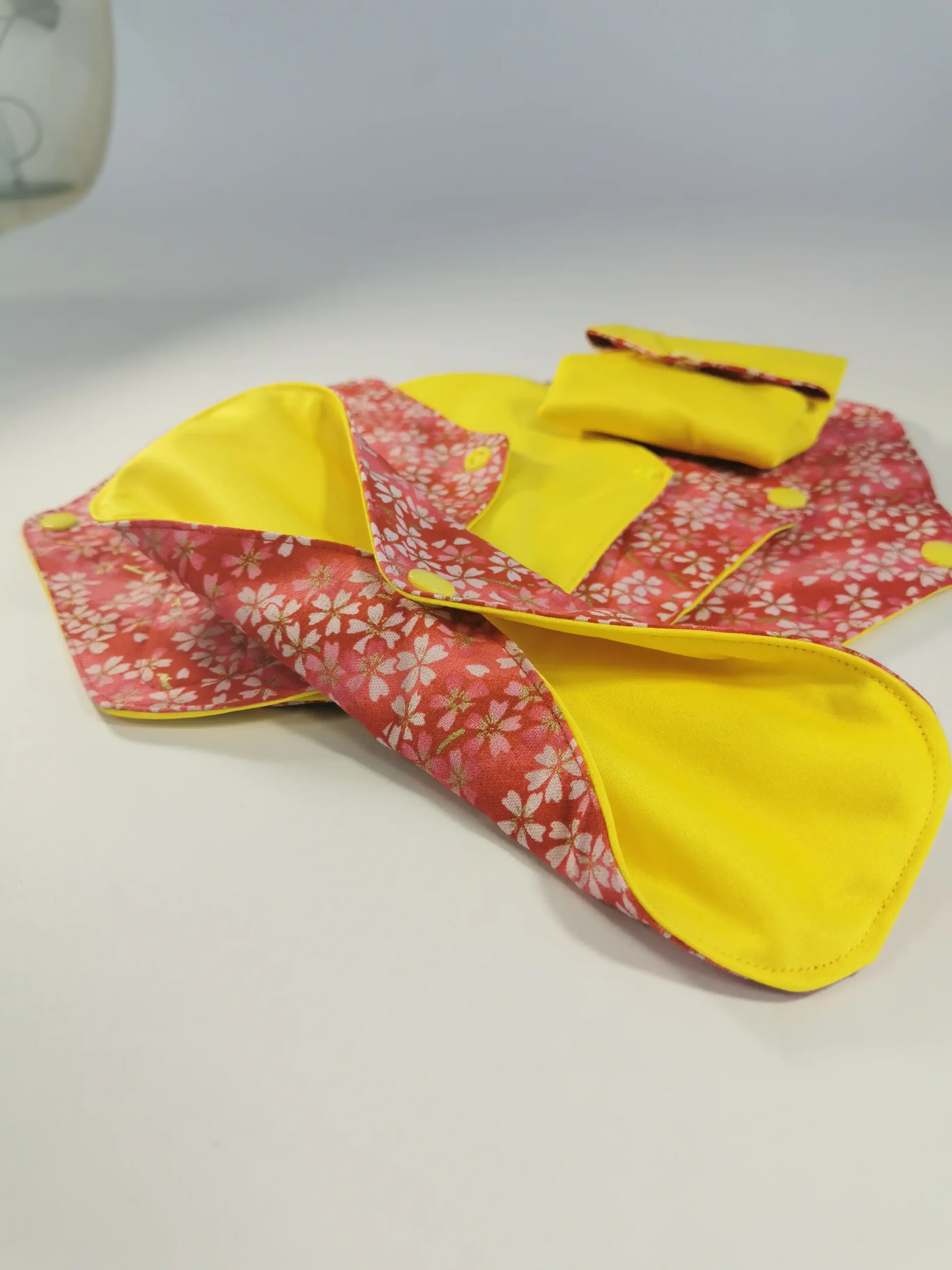 Serviettes hygiéniques lavables fait main par La Mu's heure
